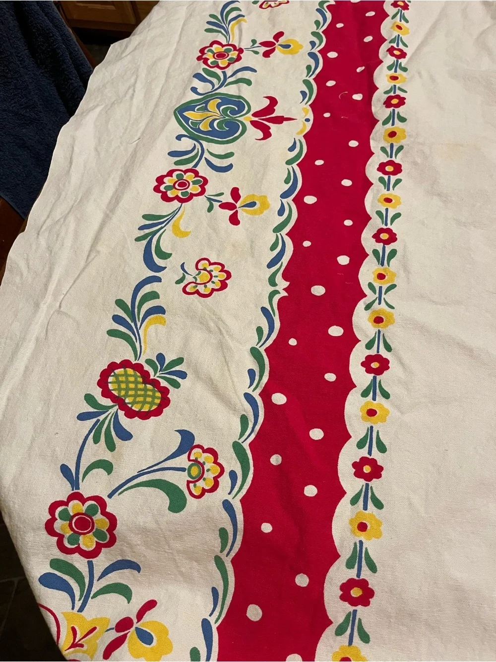 Vintage Mid Century tablecloth Folk Art
